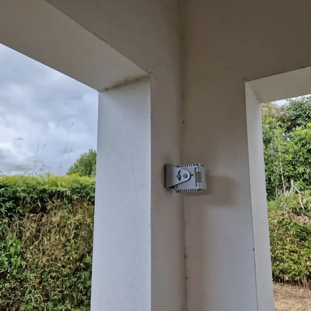 capteur_DELTA_R_surveillance_ouvrages_mur_exterieur.webp