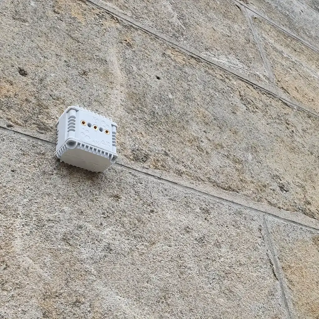 capteur_DELTA_L+_mini_fissurometre_surveillance_continue.webp